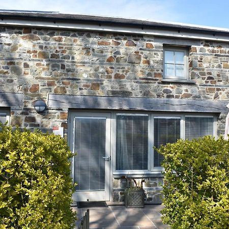 Cardigan Castle Villa Room photo